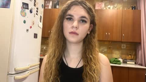 Snapshot of lavernmetelko chatting on December 16, 8:03 pm Alice online show from December 16, 8:03 pm