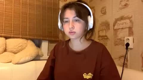 Emily online show from November 30, 3:27 pm