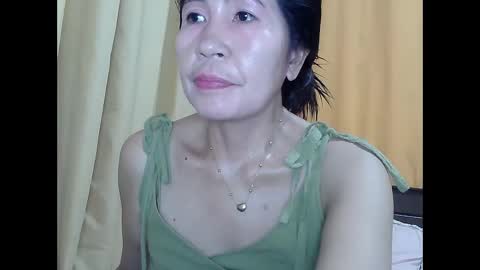 lavine1983 online show from October 13, 2:22 am