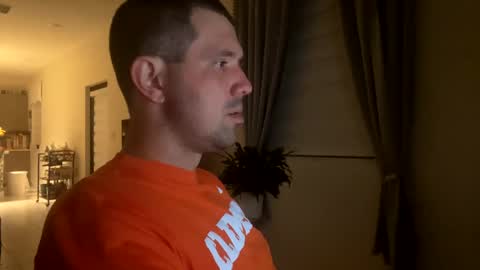 Snapshot of law_cambio chatting on December 8, 11:24 am law_cambio online show from December 8, 11:24 am