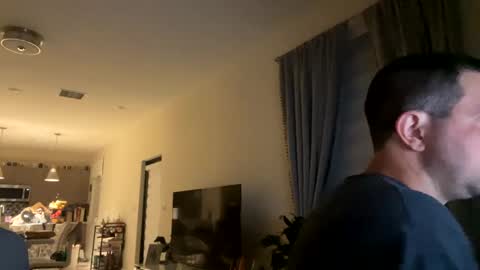 Snapshot of law_cambio chatting on December 11, 8:26 am law_cambio online show from December 11, 8:26 am