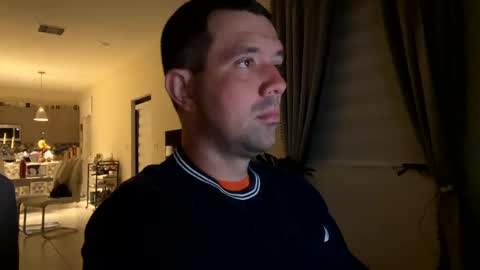 Snapshot of law_cambio chatting on December 14, 11:07 am law_cambio online show from December 14, 11:07 am