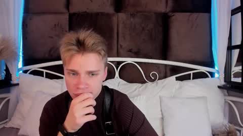 Snapshot of lawrence_miles chatting on October 11, 10:36 am Lawrence online show from October 11, 10:36 am