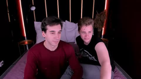 Snapshot of lawrence_miles chatting on November 10, 9:03 pm Lawrence online show from November 10, 9:03 pm