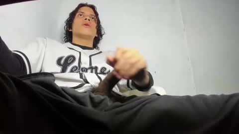 Snapshot of lax777_ chatting on October 28, 2:04 am ZAmbrano online show from October 28, 2:04 am