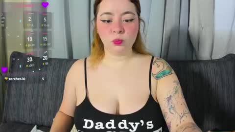 Snapshot of lay_lah chatting on July 2, 10:27 pm laylaah online show from July 2, 10:27 pm