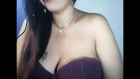 Snapshot of layanah12 chatting on April 15, 1:51 pm layanah12 online show from April 15, 1:51 pm