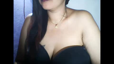 Snapshot of layanah12 chatting on May 6, 7:08 pm layanah12 online show from May 6, 7:08 pm