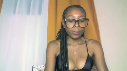 layannek online show from October 22, 4:29 pm