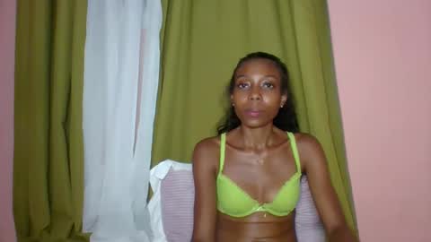 layannek online show from April 8, 6:19 pm