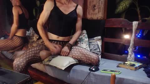 Laye19 online show from October 29, 2:58 am