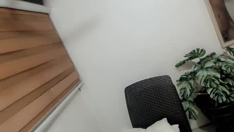 layla47649867 online show from June 8, 1:28 am