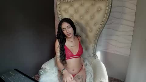 Layla online show from February 4, 8:36 pm