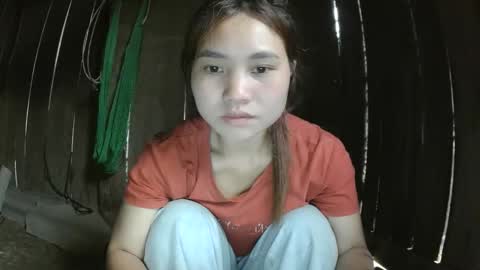 layla_999 online show from April 18, 1:09 am