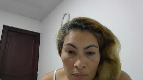 Snapshot of layla_astrum chatting on May 8, 8:58 pm layla_astrum online show from May 8, 8:58 pm