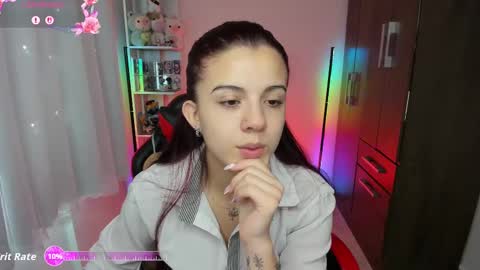 Layla online show from September 15, 2:28 pm