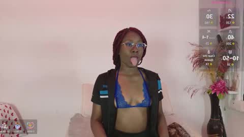 layla online show from February 28, 12:17 pm