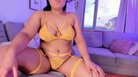 layla_es online show from June 3, 9:53 pm