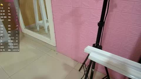 L A Y L A online show from March 15, 1:17 pm