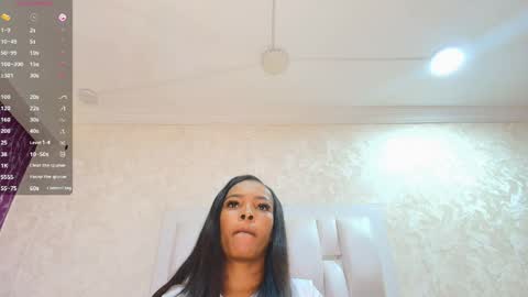 L A Y L A online show from March 29, 12:16 pm