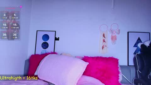 Layla online show from January 7, 1:46 pm