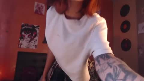 Snapshot of layla_quinn chatting on July 9, 2:43 pm layla_quinn online show from July 9, 2:43 pm