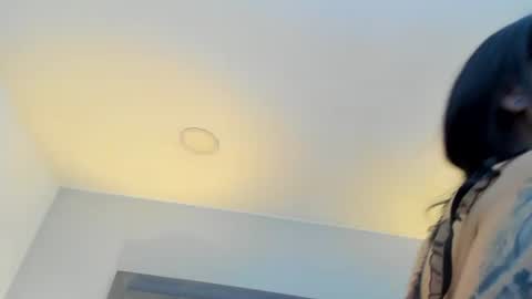 Snapshot of laylaadoll_ chatting on June 29, 5:57 pm Lau online show from June 29, 5:57 pm