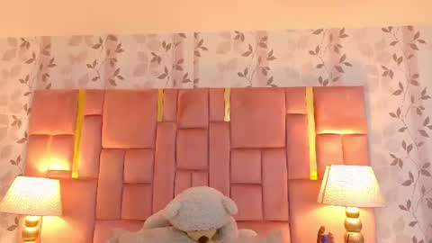 Snapshot of laylaadoll_ chatting on July 7, 7:40 pm Lau online show from July 7, 7:40 pm