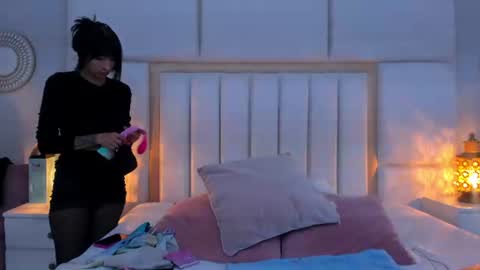 Snapshot of laylaadoll_ chatting on July 15, 6:57 pm Lau online show from July 15, 6:57 pm