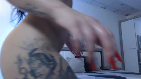 laylacruz online show from December 11, 12:12 pm