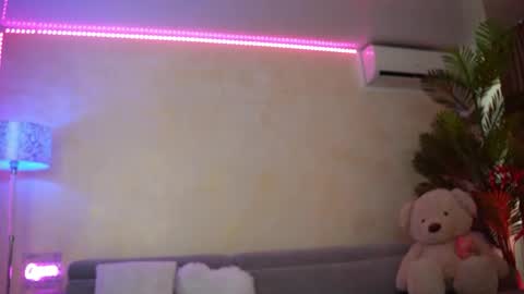 laylacruz online show from February 27, 6:24 am