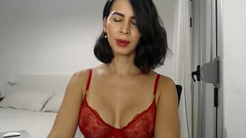Snapshot of layladarkeyes chatting on September 24, 2:15 am Layla online show from September 24, 2:15 am