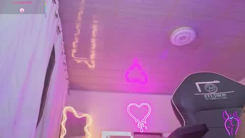laylafoxy_tay online show from November 17, 3:23 am