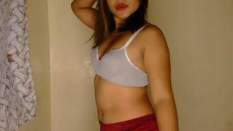 Snapshot of laylanimfa chatting on June 23, 12:52 am Nimfa online show from June 23, 12:52 am