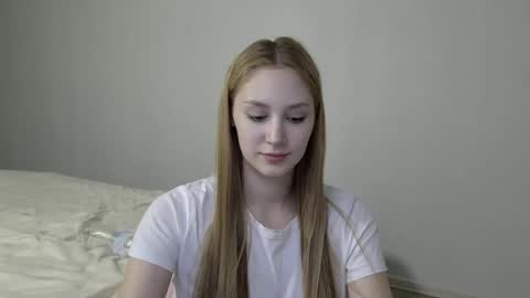 Snapshot of laylapretty001 chatting on December 3, 11:11 am LaylaPretty001 online show from December 3, 11:11 am