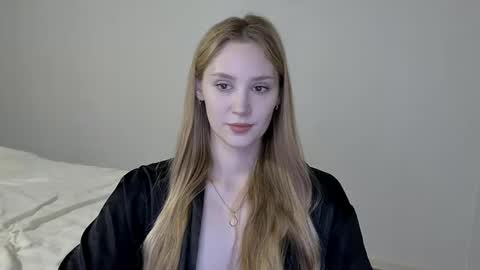 Snapshot of laylapretty001 chatting on December 10, 7:26 am LaylaPretty001 online show from December 10, 7:26 am