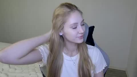 Snapshot of laylapretty001 chatting on November 11, 5:18 am LaylaPretty001 online show from November 11, 5:18 am