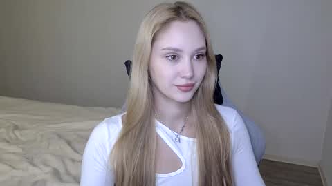 Snapshot of laylapretty001 chatting on January 6, 5:22 am LaylaPretty001 online show from January 6, 5:22 am