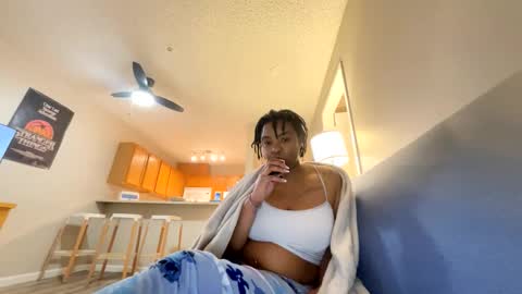 Snapshot of laylarose6 chatting on February 3, 6:22 am Layla Ros online show from February 3, 6:22 am