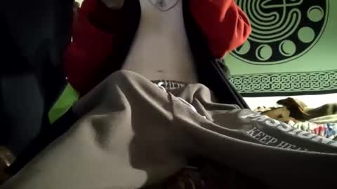 Snapshot of laymetorest420 chatting on February 10, 9:36 am Stitch online show from February 10, 9:36 am