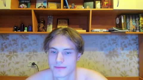 Snapshot of lazaret1k chatting on December 17, 12:56 am Vladi online show from December 17, 12:56 am