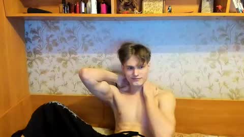 Snapshot of lazaret1k chatting on February 15, 9:04 pm Vladi online show from February 15, 9:04 pm