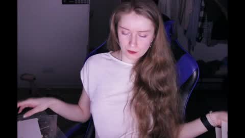 lazy_dazzy online show from March 29, 6:52 pm