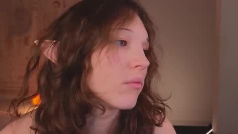 Lea online show from November 25, 4:40 pm