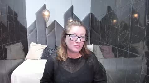 Snapshot of lea_fruit chatting on September 28, 5:24 am Lea online show from September 28, 5:24 am