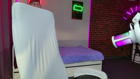 lea_loon online show from March 25, 10:21 am