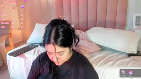 Leah online show from January 13, 4:23 pm