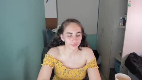 Snapshot of leah_sm chatting on January 31, 1:33 am Laura online show from January 31, 1:33 am