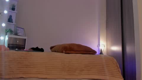 leahaltomm online show from March 8, 12:11 am