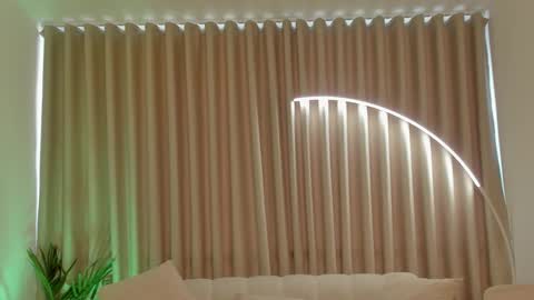 leahaltomm online show from September 19, 9:04 pm